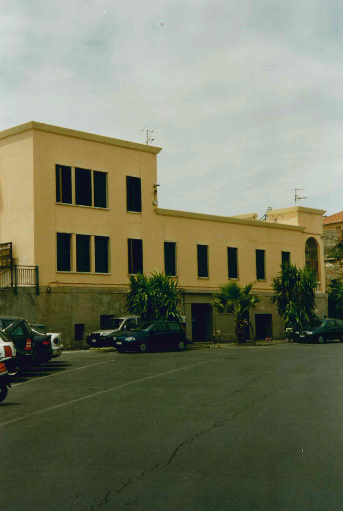 Ex Genio Civile (palazzina, per alloggi di servizio per ufficiali e sottoufficiali in servizio pre) - Sanremo (IM)  (XX)
