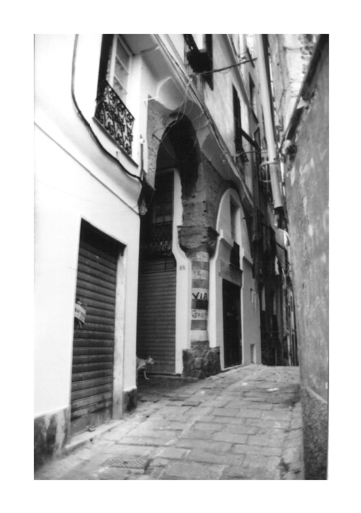 Resti di loggia in via delle Grazie 14 (loggia, privata) - Genova (GE)  (XII)