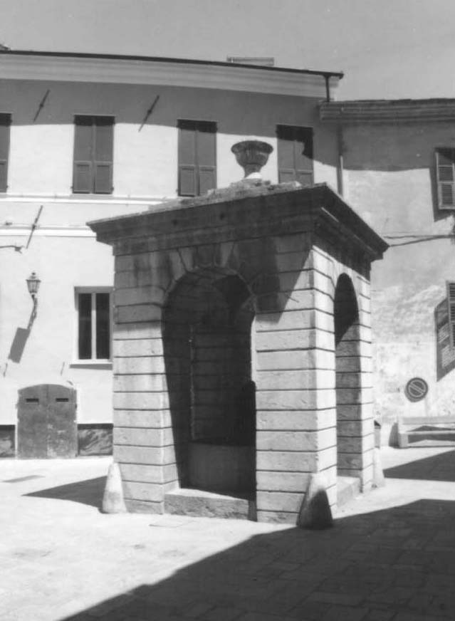 Fontana in Piazza Marconi (fontana, pubblica) - Civezza (IM)  (XIX)