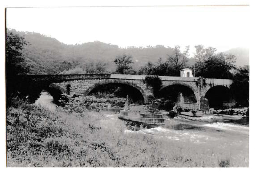 Ponte vecchio sul torrente Lavagna (ponte, comunale) - Leivi (GE)  (XVI)
