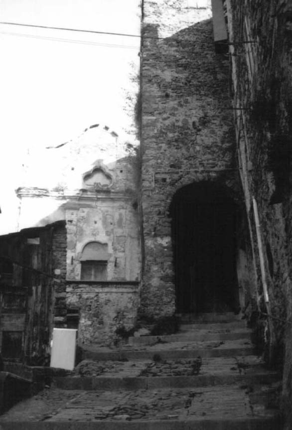 Porta di ingresso al paese (porta, pubblica) - Castel Vittorio (IM)  (XVI)
