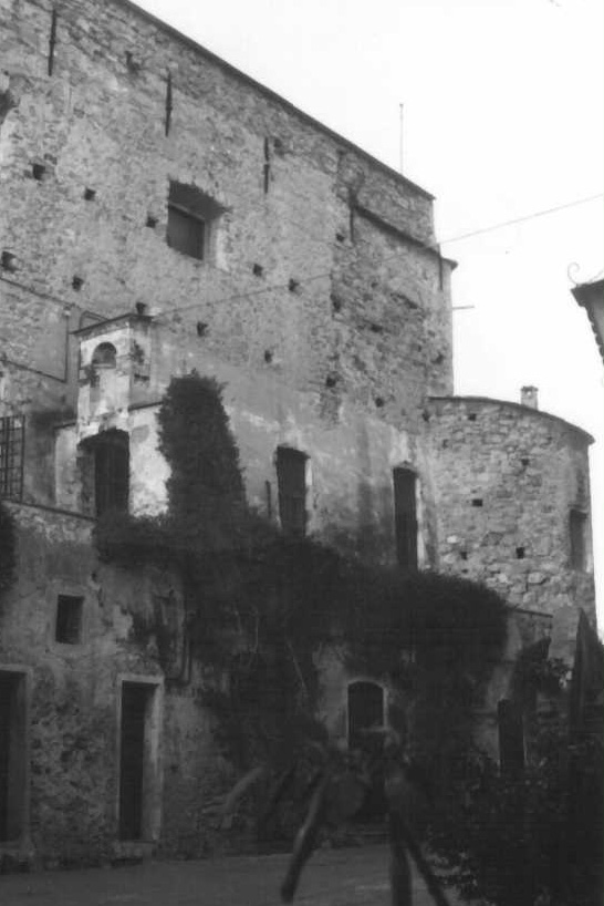 Castello dei marchesi di Clavesana (castello, fortificato) - Cervo (IM)  (XII)