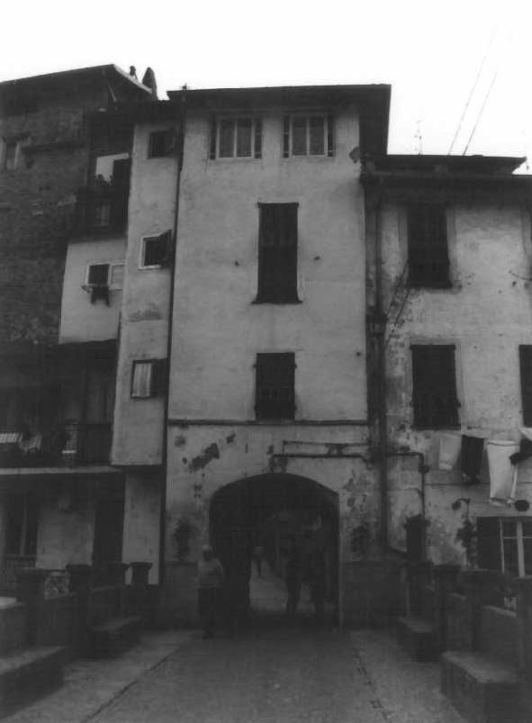 Antica porta ad oriente (porta, comunale) - Isolabona (IM)  (XIV)