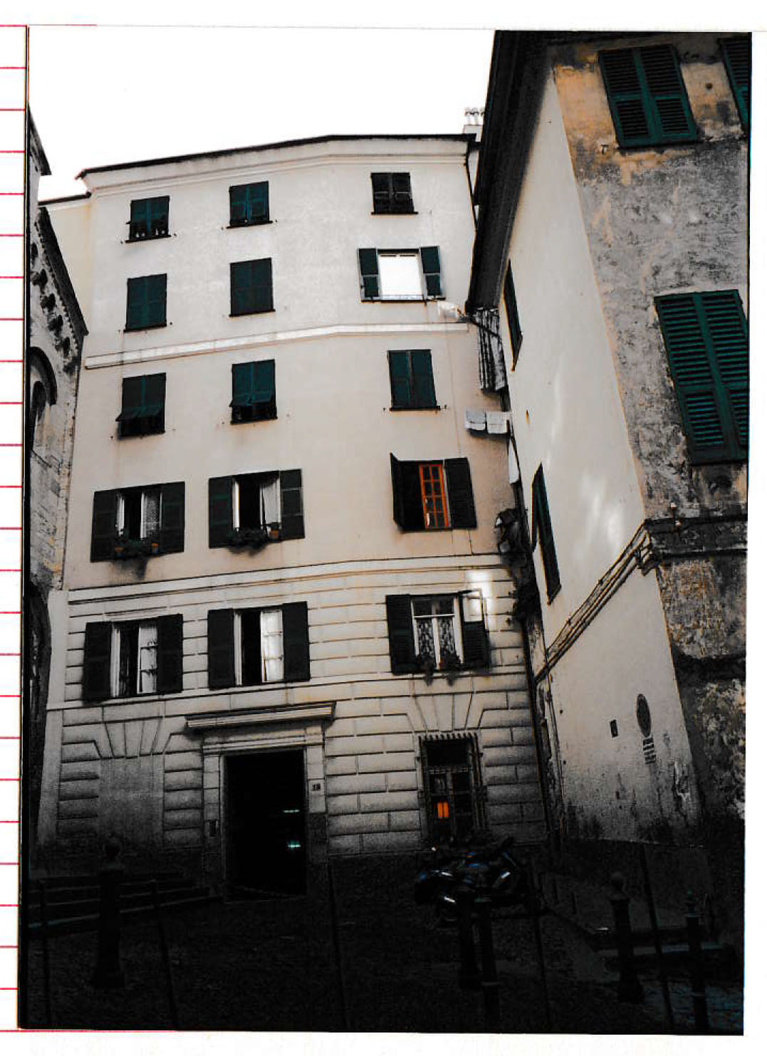 Edificio ingloba chiostro Conventento SM Castello (edificio conventuale/abitativo) - Genova (GE)  (XVI, Metà)