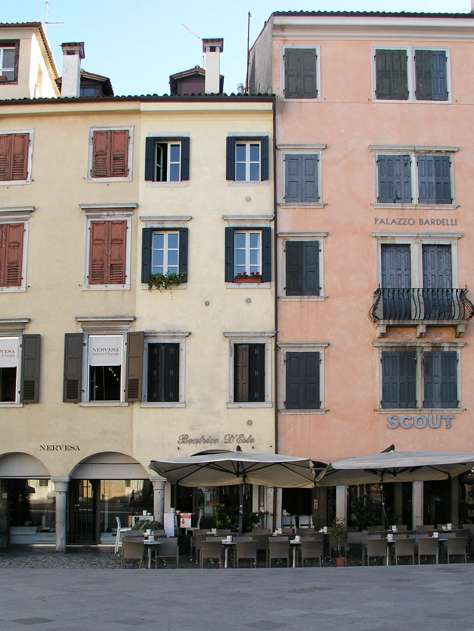 Casa in Piazza Giacomo Matteotti (casa, in linea) - Udine (UD) 