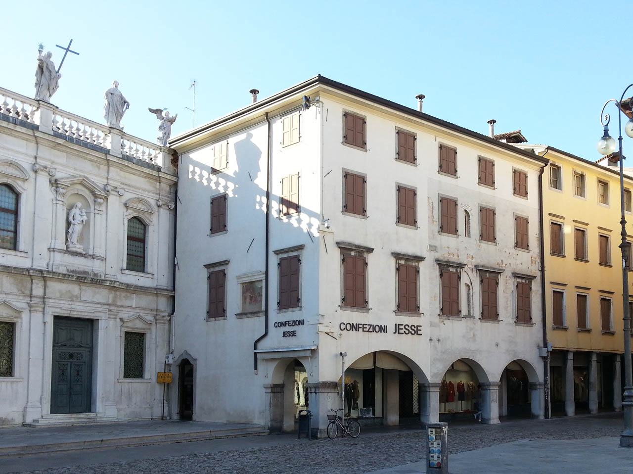 Palazzina in Piazza Giacomo Matteotti (palazzina) - Udine (UD) 