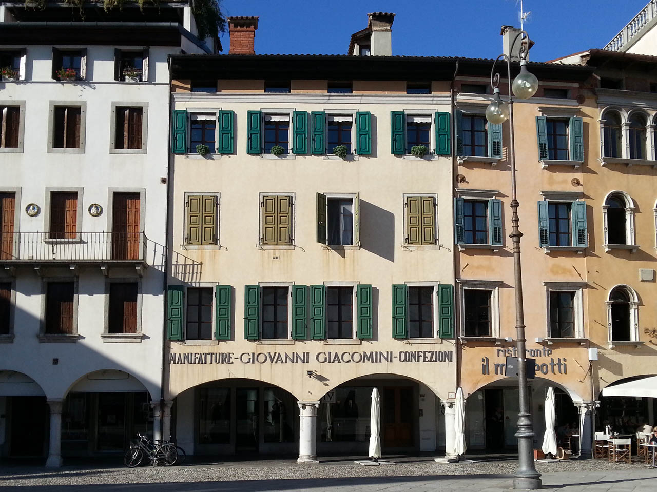 Casa in Piazza Giacomo Matteotti (casa, in linea) - Udine (UD) 