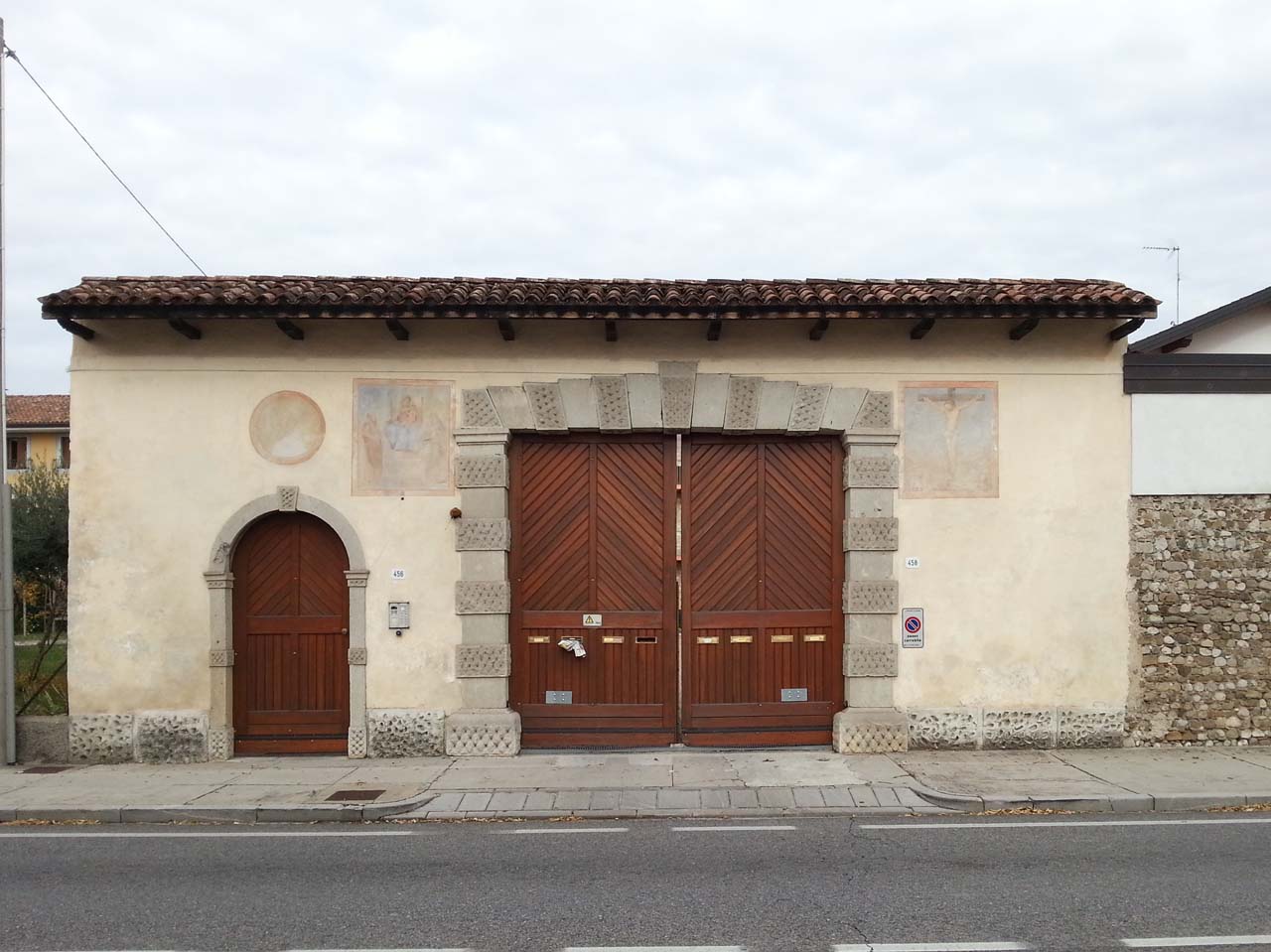 Antico portale (portale) - Udine (UD)  (XVIII)