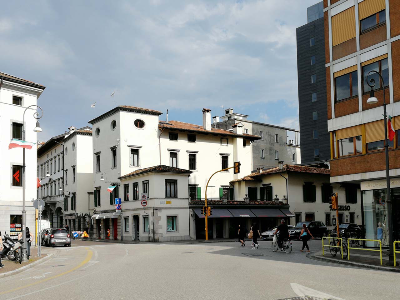 Palazzo Tritonio, Moroldi, Beretta e dipinti interni (palazzo, residenziale) - Udine (UD) 
