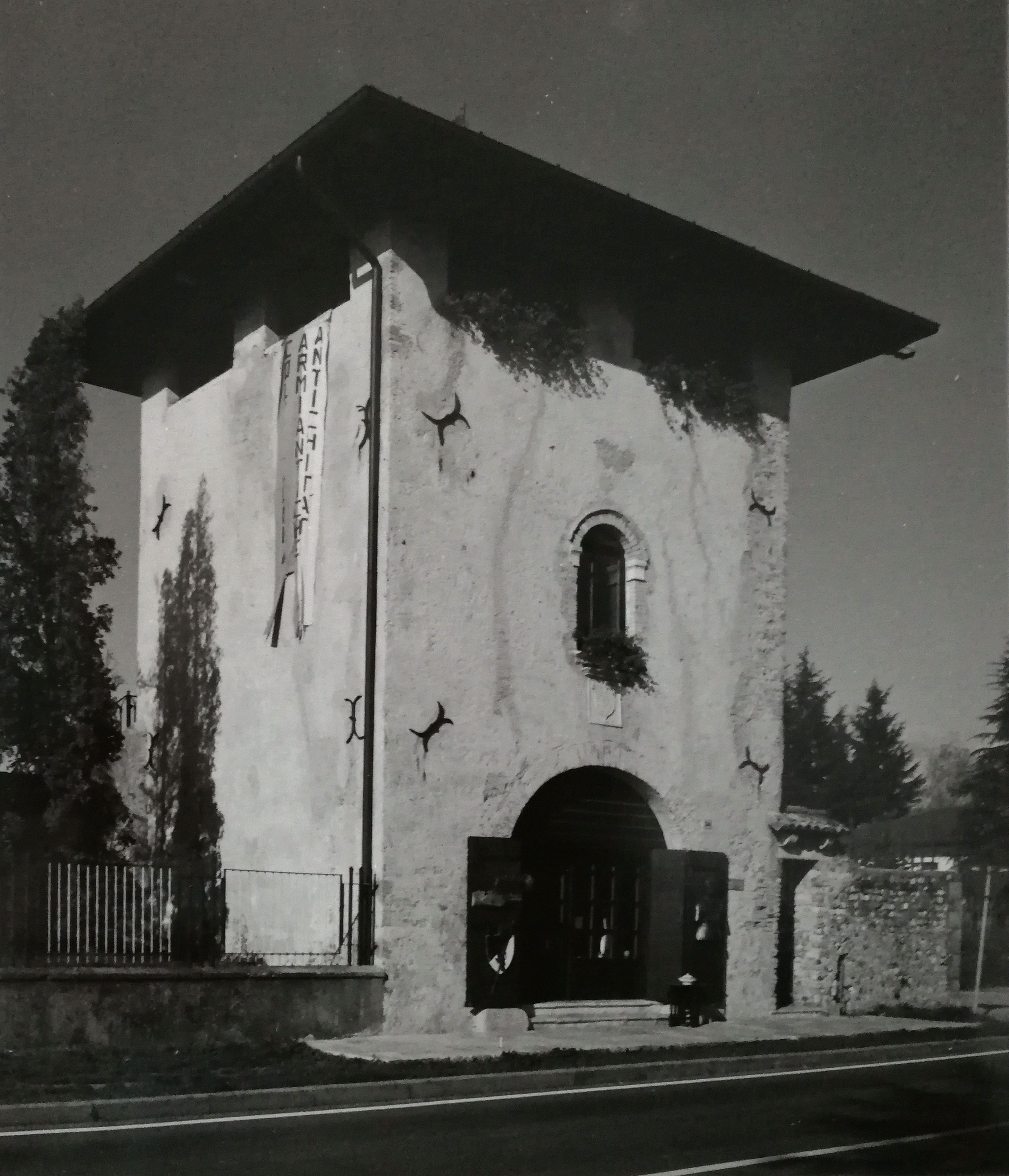 Torre dei Templari (torre, del dazio) - San Daniele del Friuli (UD)  <br>Condizioni d'uso: <a class='link-esterno' href='https://docs.italia.it/italia/icdp/icdp-pnd-circolazione-riuso-docs/it/v1.0-giugno-2022/testo-etichetta-BCS.html' target='_bcs'>Beni Culturali Standard (BCS)</a>