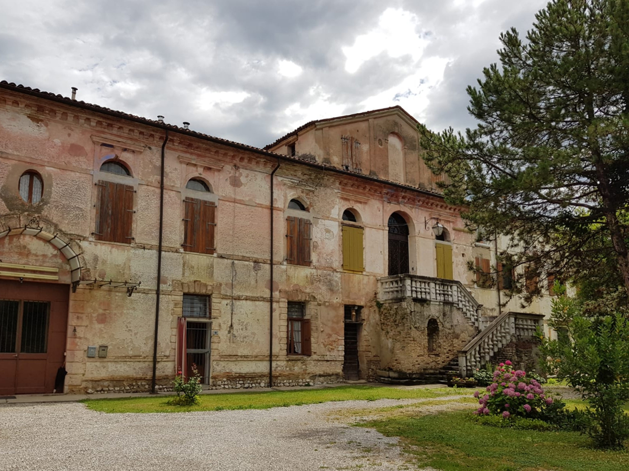 Villa Cappellari della Colomba ed annessa cappella gentilizia (villa, privata) - Azzano Decimo (PN) 