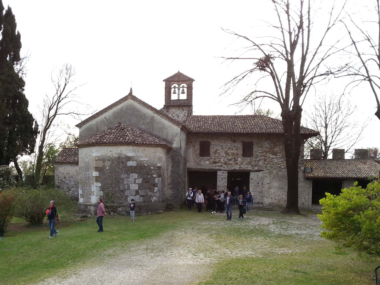 Chiesetta di S. Maria della Neve e rustici del Castello d'Arcano Superiore (chiesa, privata) - Rive D'Arcano (UD) 