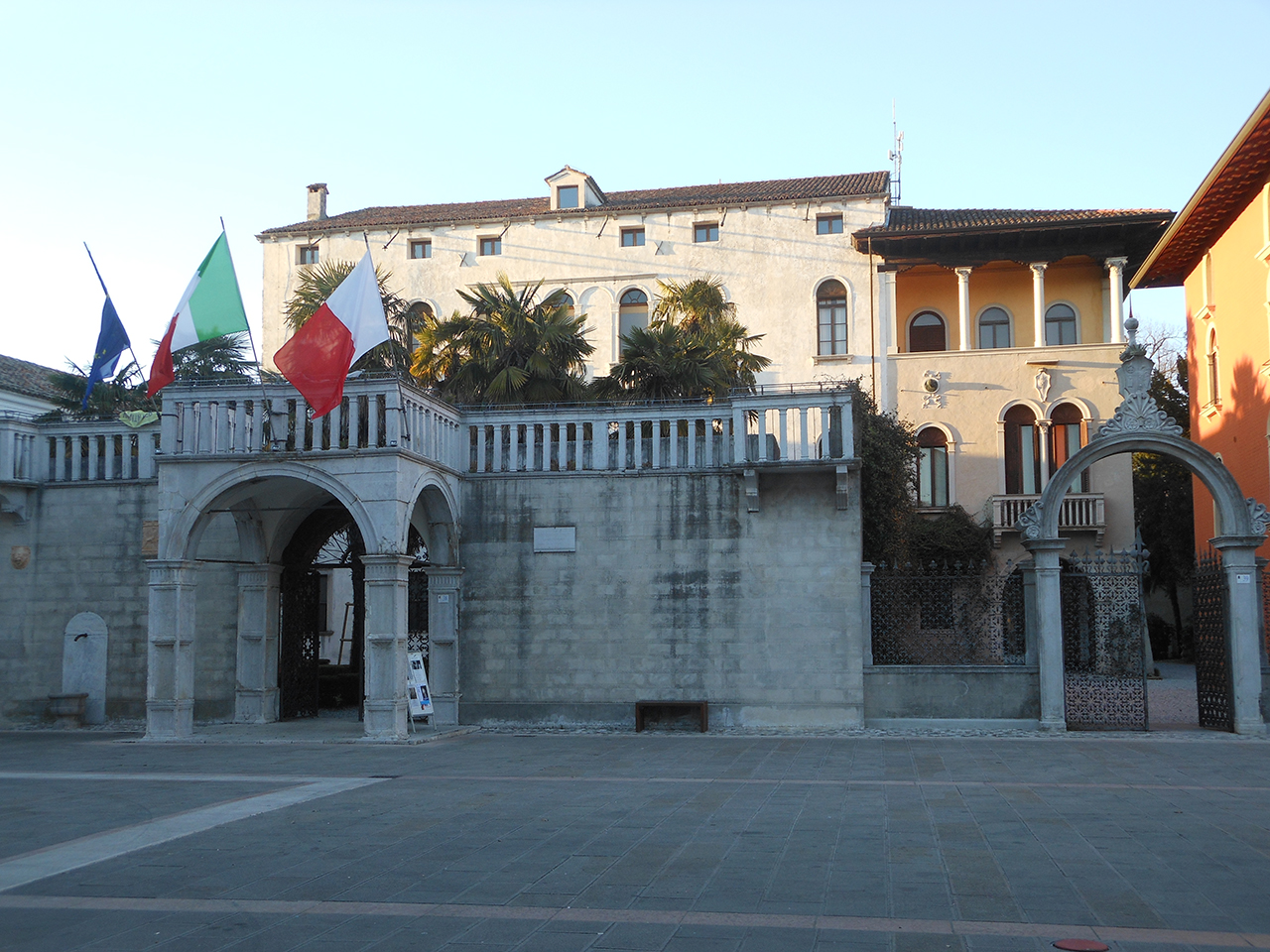 Palazzo Rota con annesso giardino, parco, scuderie e rustici (palazzo, privato) - San Vito al Tagliamento (PN) 