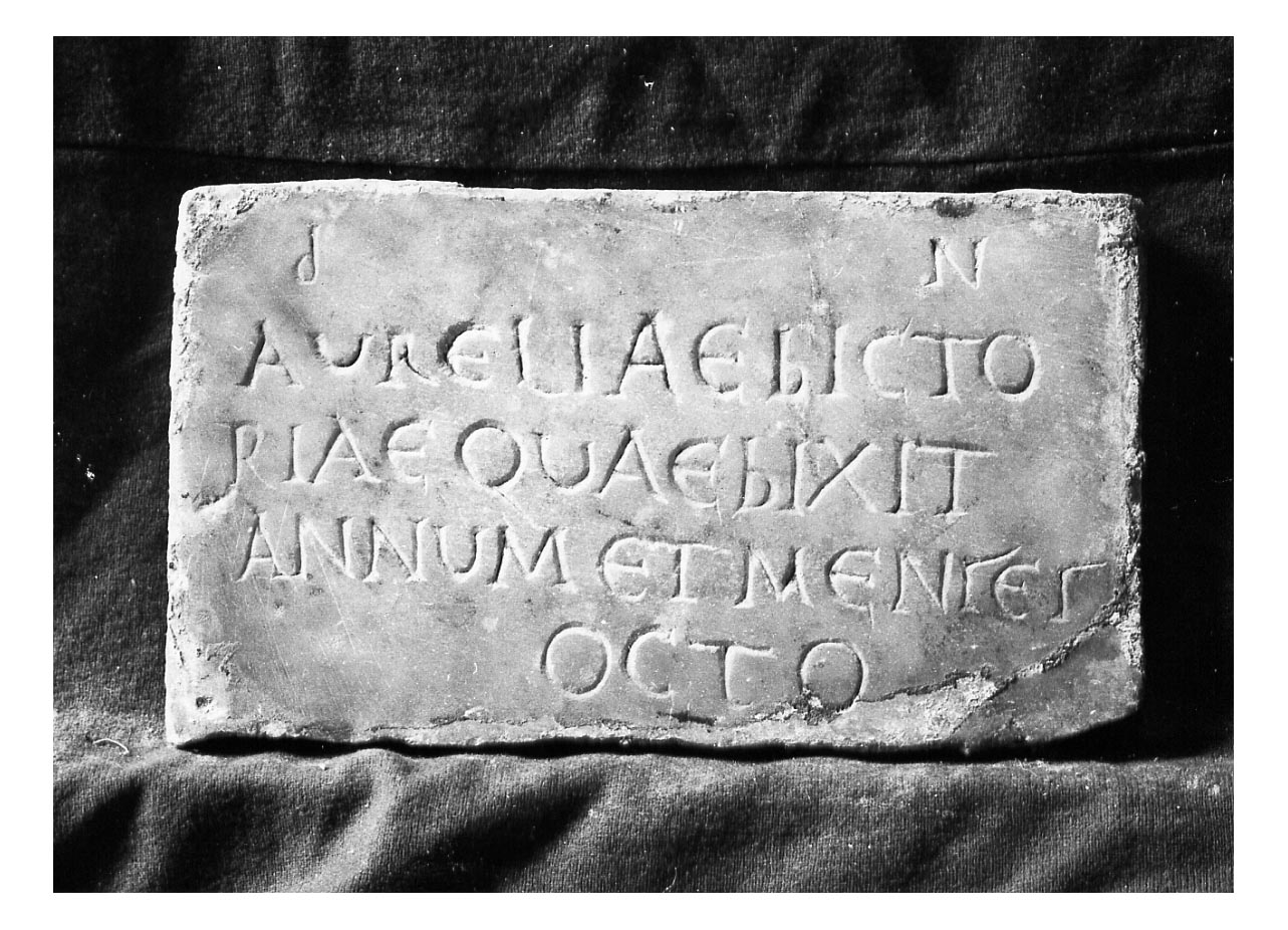 iscrizione funeraria - produzione tardoantica (secc. IV-V d.C, secc. III-V d.C)