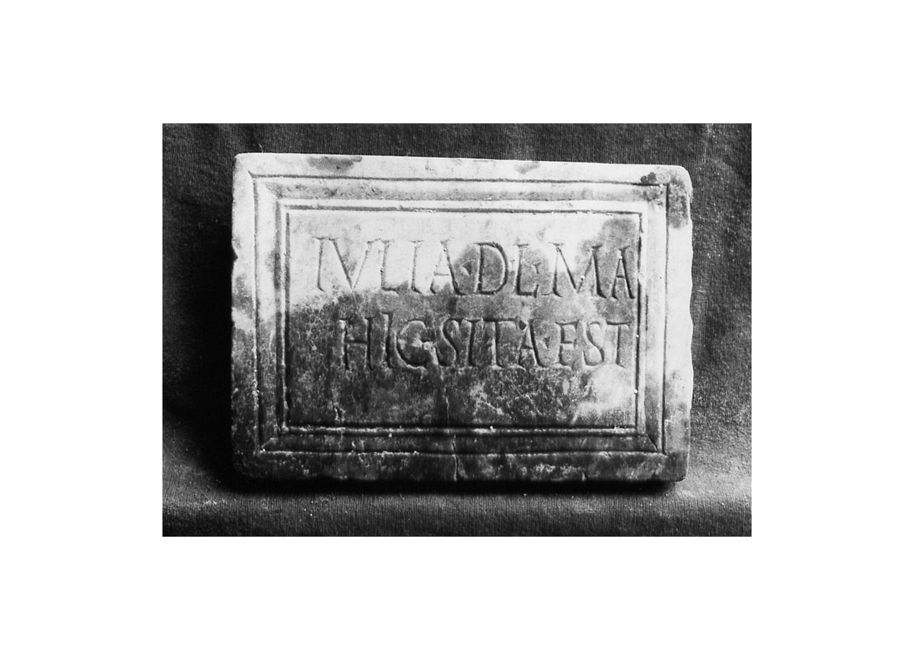 iscrizione funeraria - produzione imperiale (sec. II d.C)