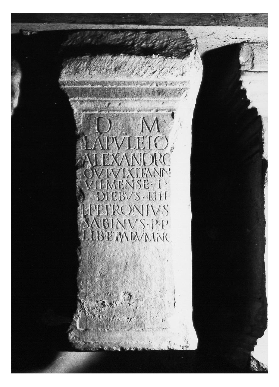 cippo sepolcrale, cippo iscritto - Età romana (sec. II d.C)