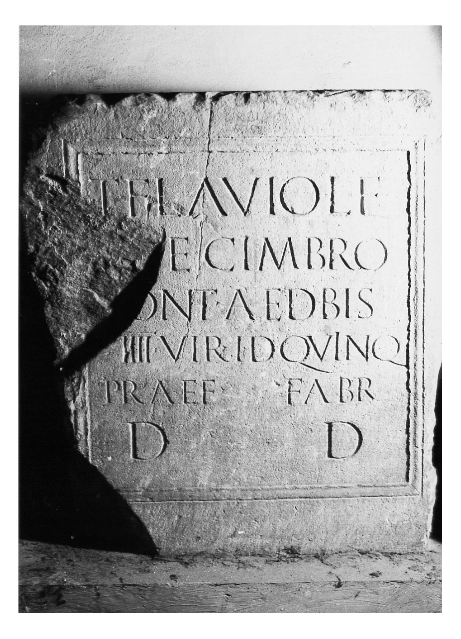 base/ frammento, base iscritta - Età romana (sec. I d.C)