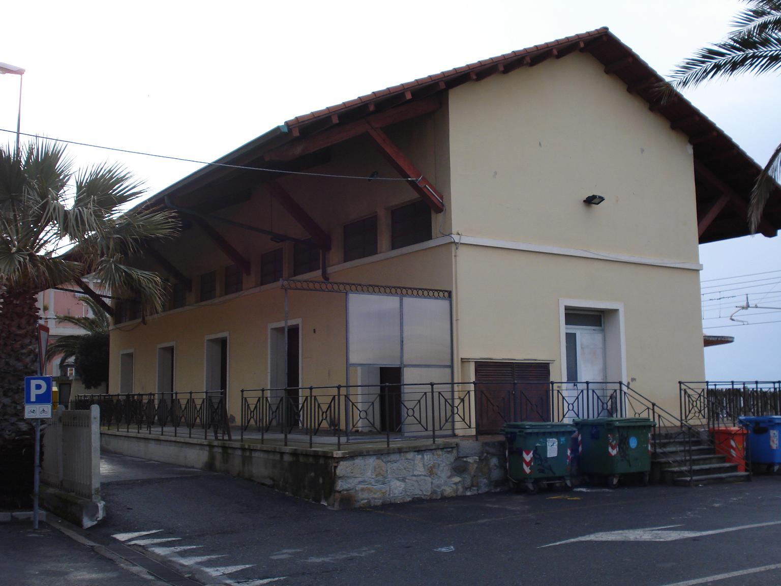 Ex magazzino ferroviario (magazzino, ferroviario) - Bordighera (IM)  (XIX)