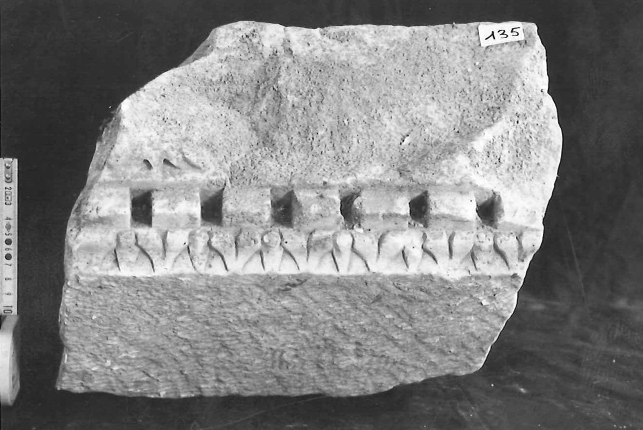 cornice modanata/frammento (sec. I a.C)