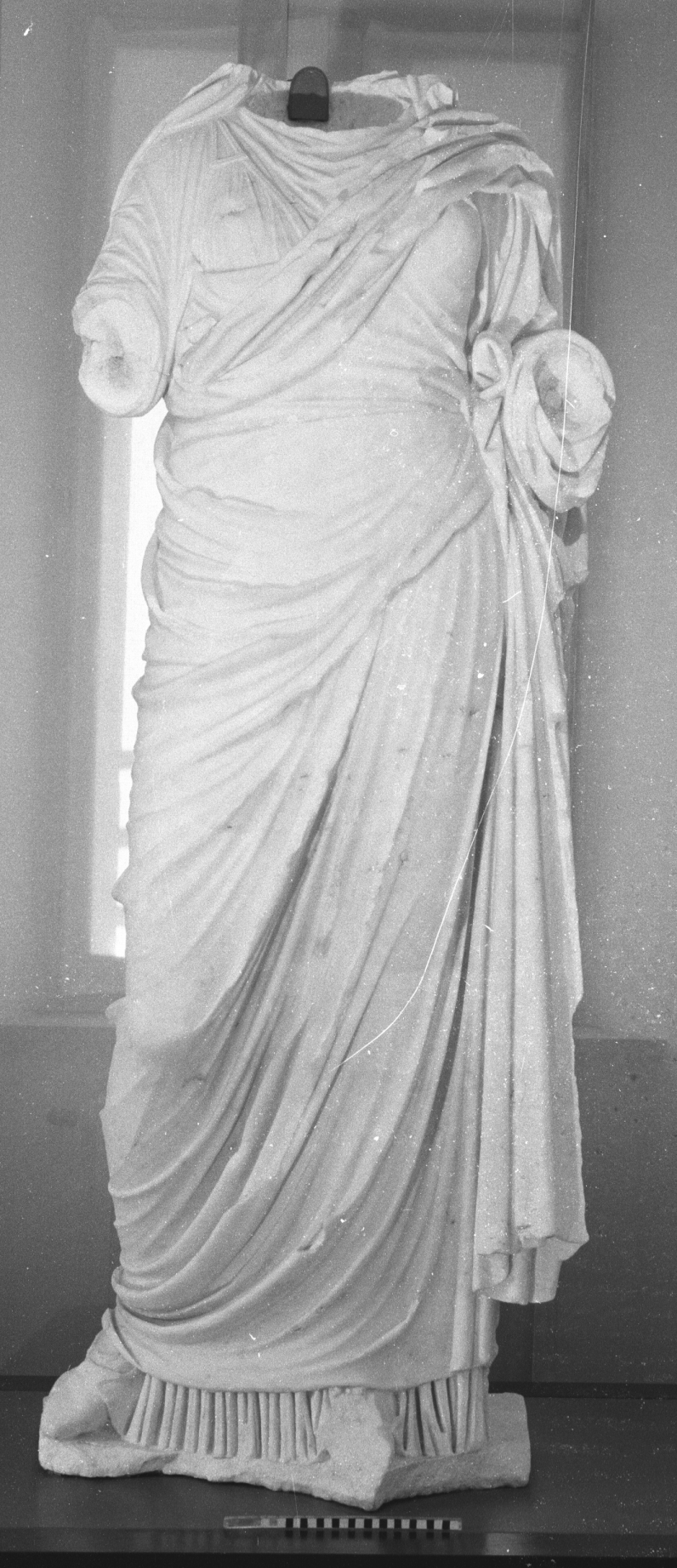 figura femminile panneggiata (statua) - età tardo tiberiana (primo quarto sec. I d.C)