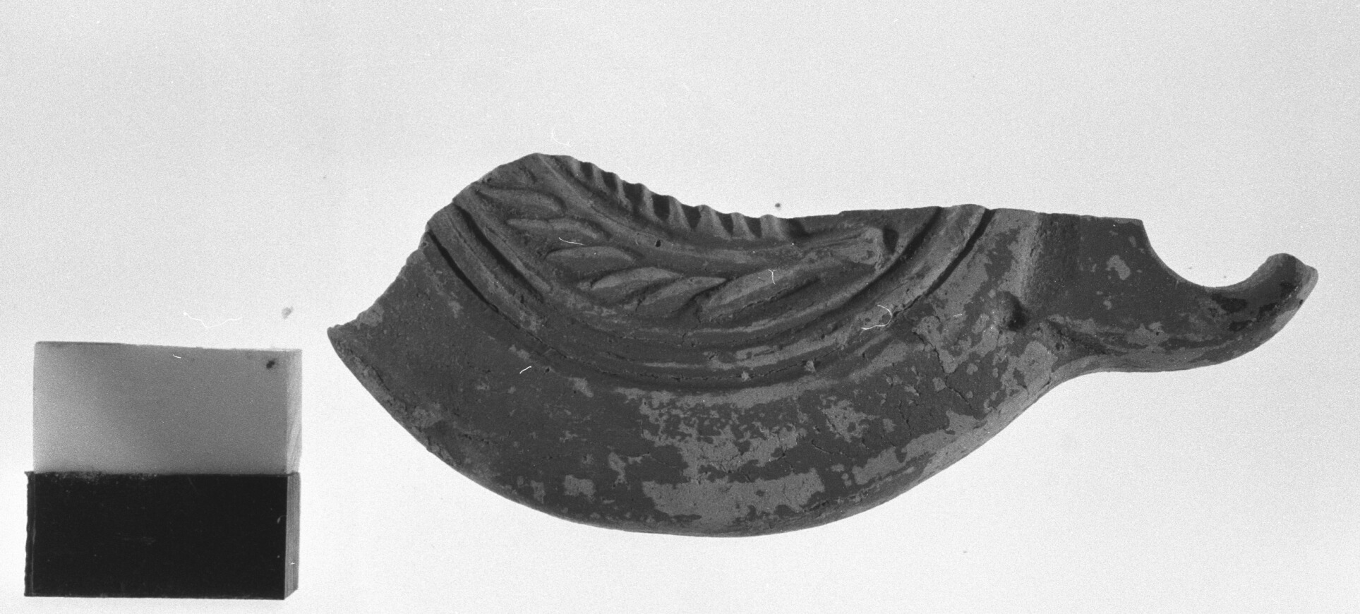 lucerna/frammento, tipo Firmalampe (secc. I - IV d.C)