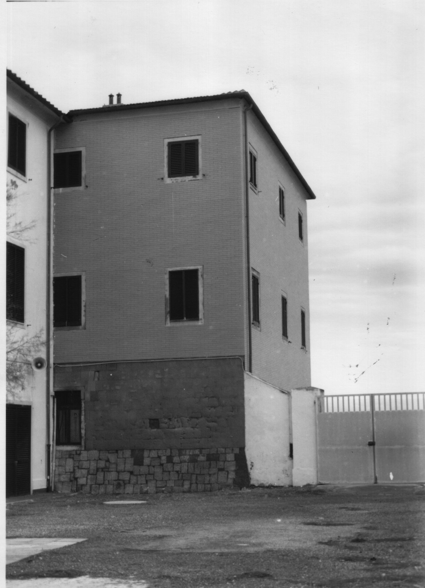 Caserma Villa (palazzo) - Cecina (LI)  (XX, metà)
