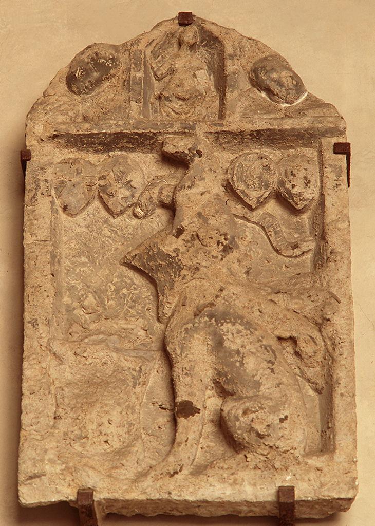 stemma del podestà Barnaba Cima da Cingoli (rilievo) di Michelozzo (bottega) (sec. XV)