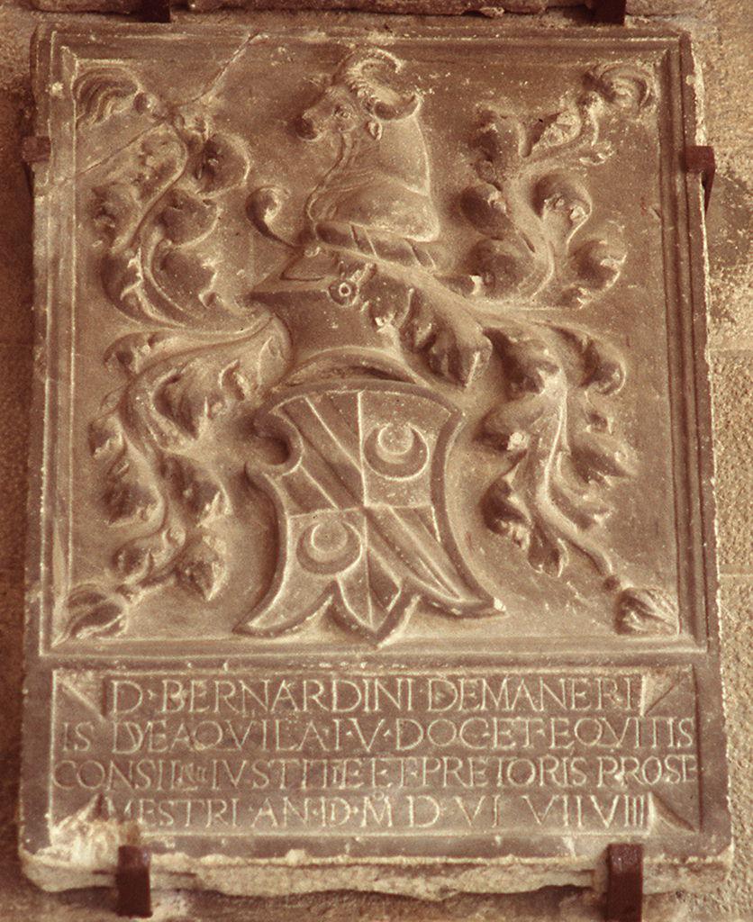 stemma del pretore Bernardino di Maneri di Aquila (rilievo) - bottega toscana (sec. XVI)