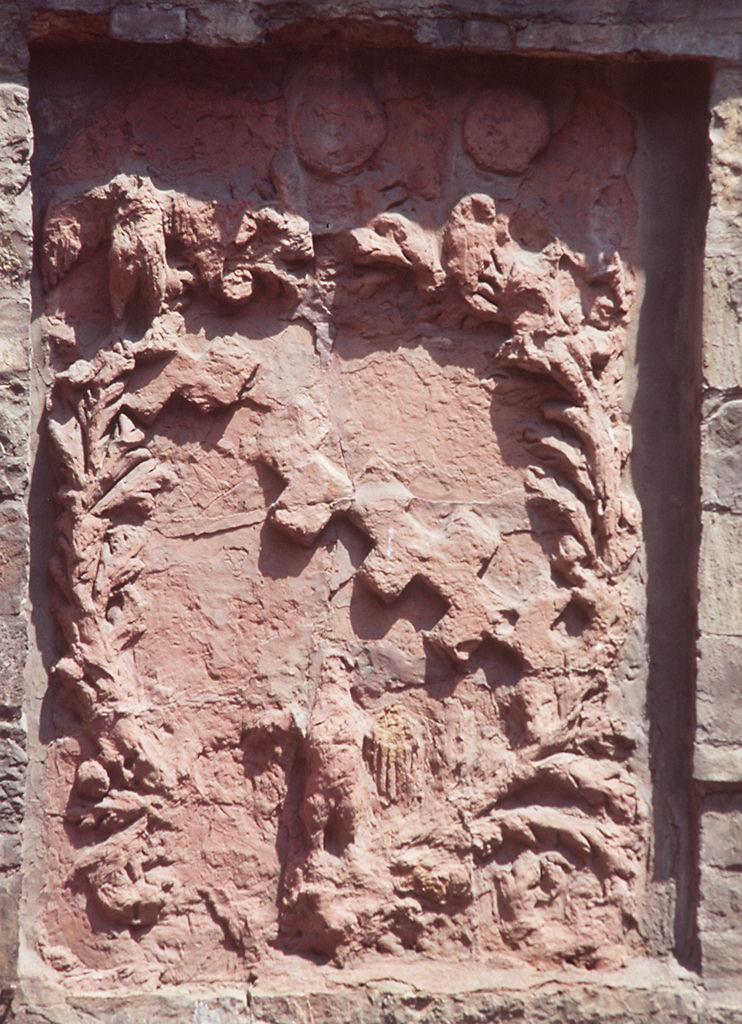 stemma dei podestà Ugolino e Jacopo del Farneto di Perugia (rilievo) - bottega toscana (sec. XV)