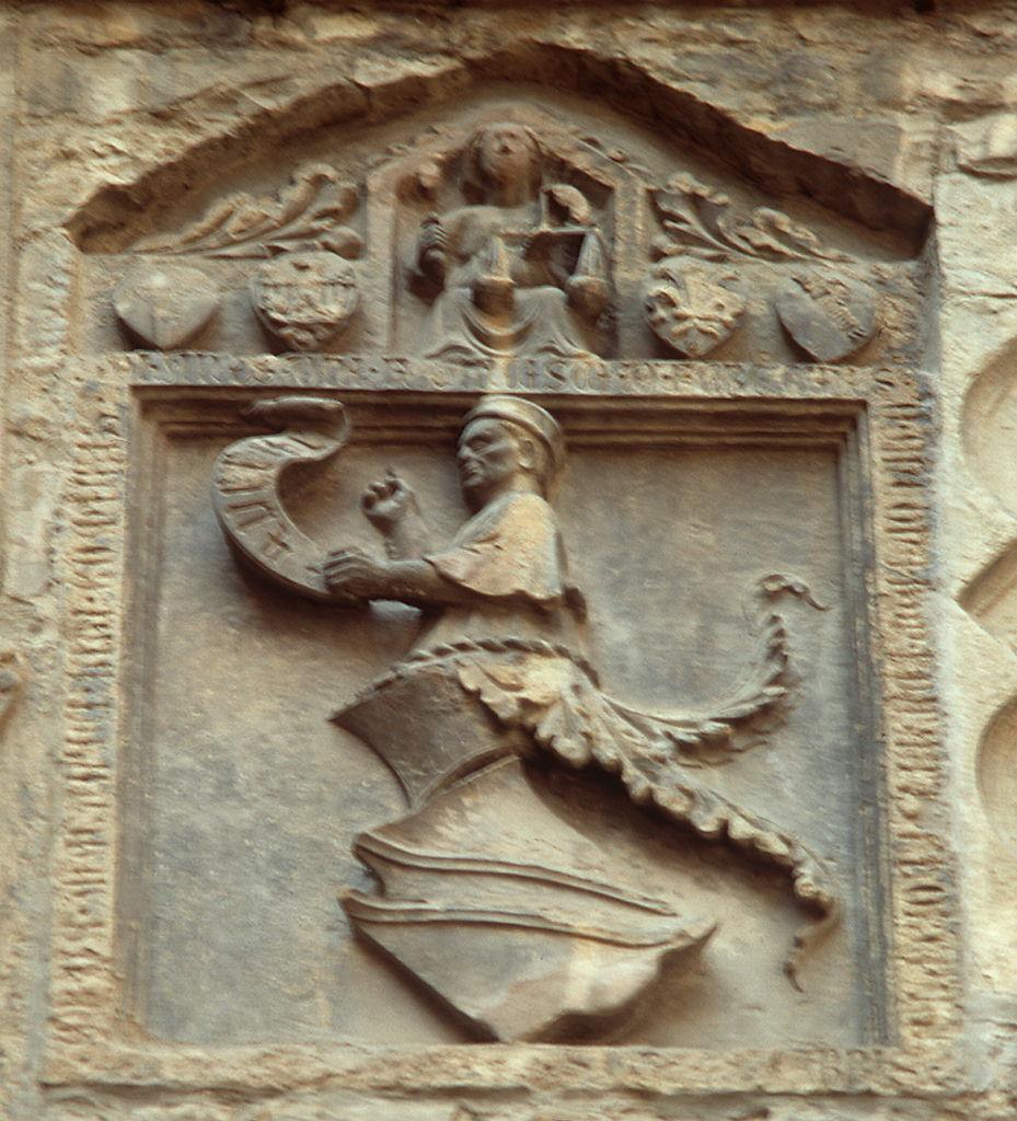stemma di Giovanni di Francesco Ferretti di Ancona, podestà (rilievo) - bottega toscana (sec. XV)