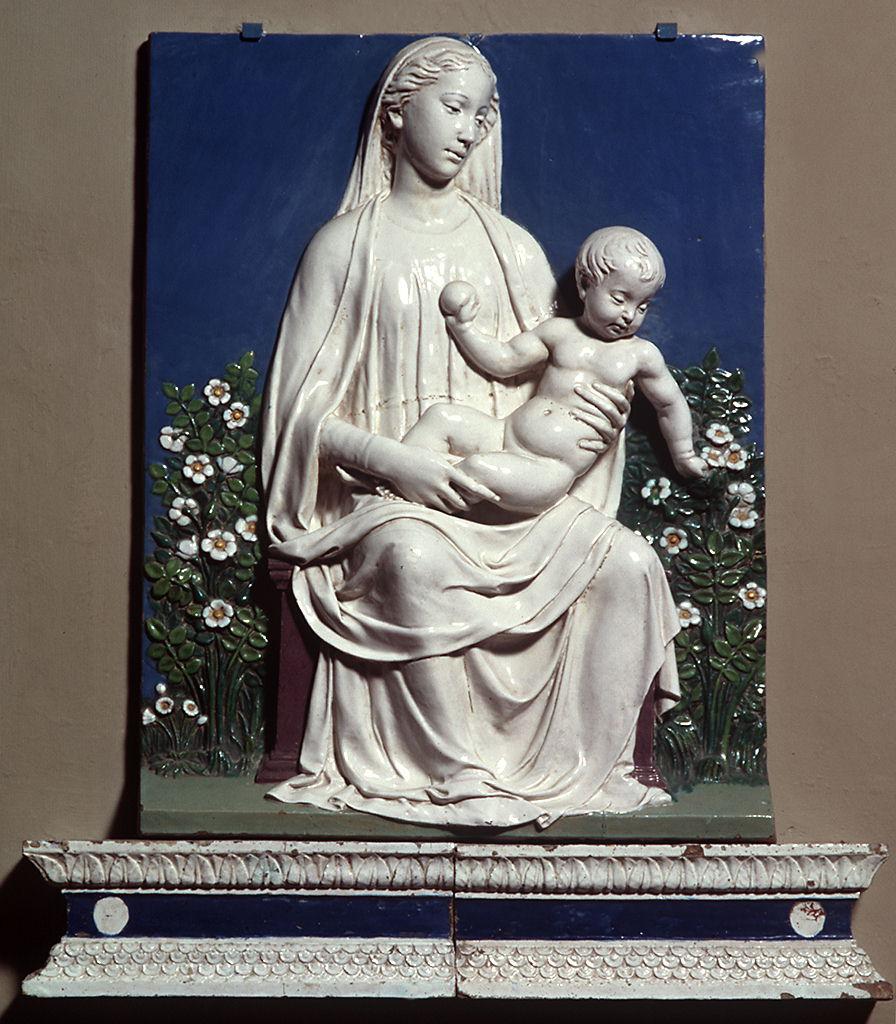 Madonna del Roseto, Madonna con Bambino (rilievo) di Della Robbia Luca (sec. XV)