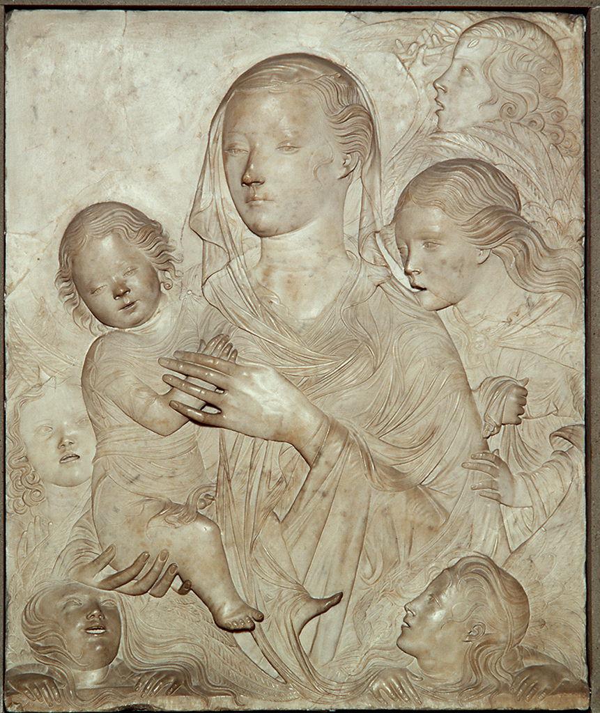 Madonna con Bambino e angeli (rilievo) di Agostino di Duccio (sec. XV)