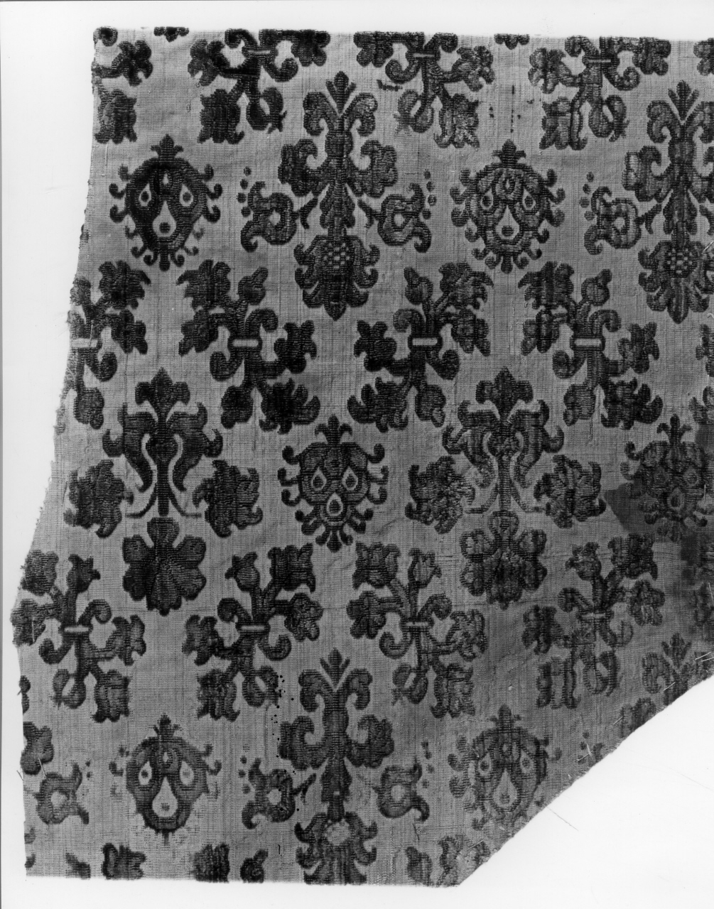 tessuto, frammento - manifattura italiana (fine/ inizio secc. XVI/ XVII)