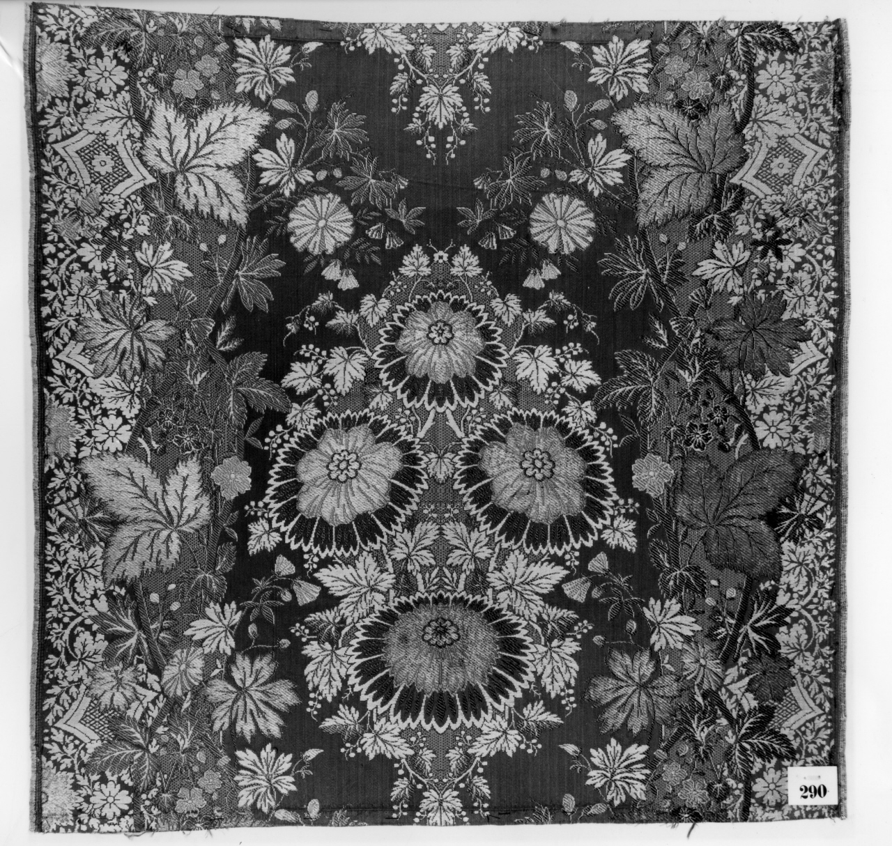 tessuto, frammento - manifattura francese (inizio sec. XVIII)