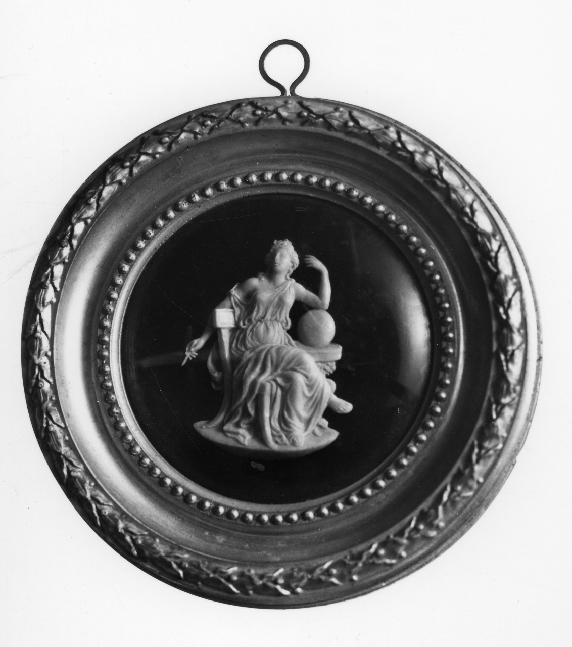 figura femminile (rilievo) di Santarelli Giovanni Antonio (primo quarto sec. XIX)