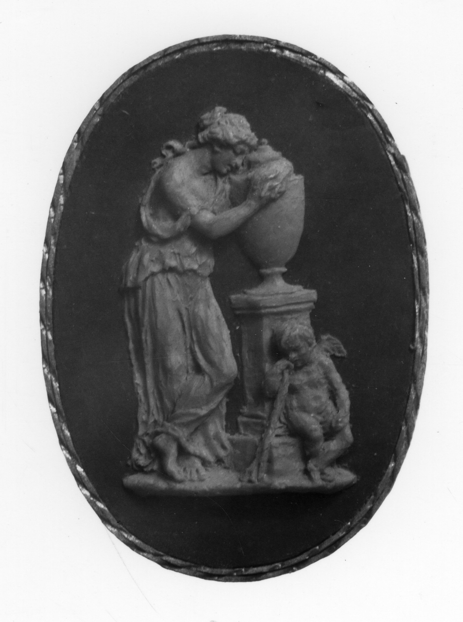 figura femminile seduta (rilievo) di Santarelli Giovanni Antonio (primo quarto sec. XIX)