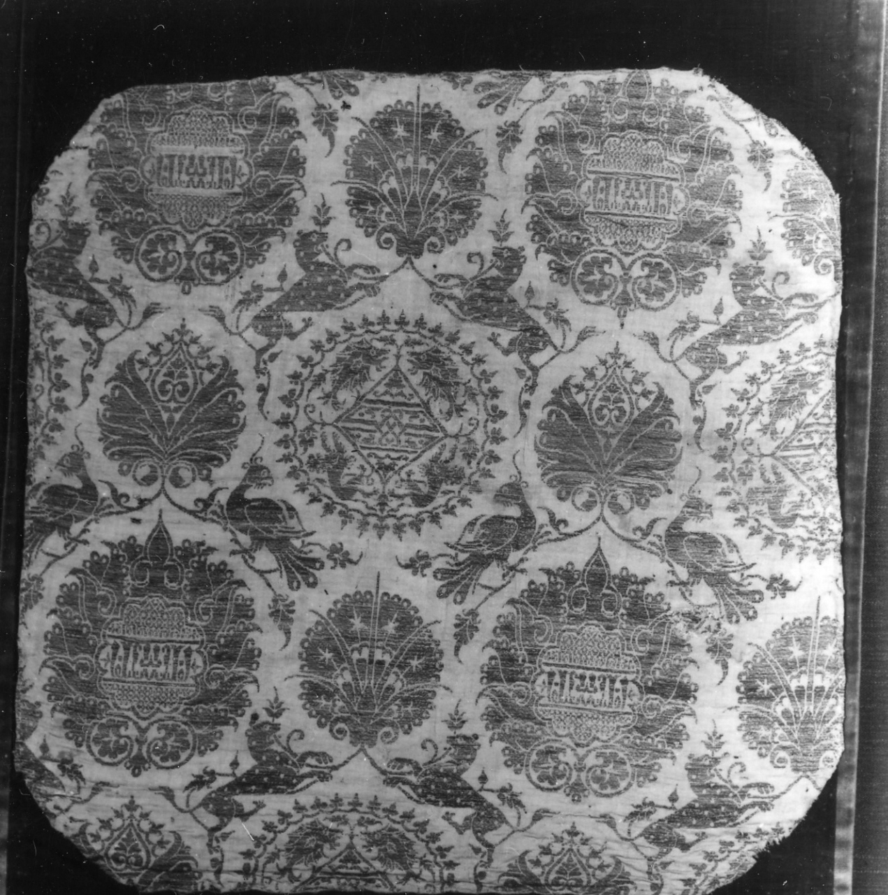 tessuto, frammento - manifattura siciliana (sec. XIV)