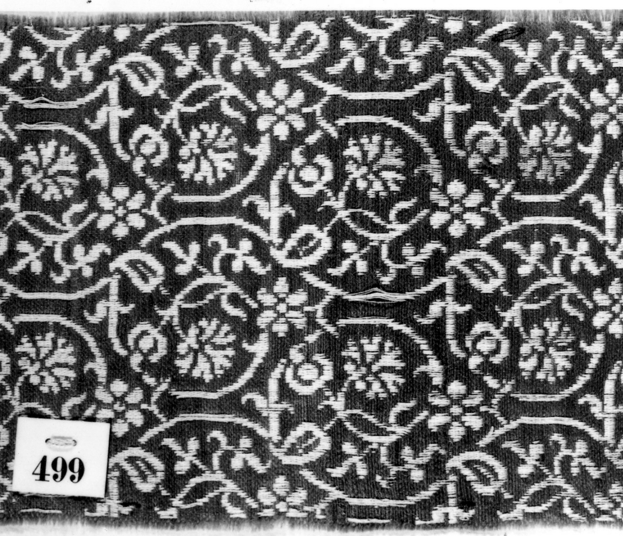 tessuto, frammento - manifattura italiana (prima metà sec. XVII)