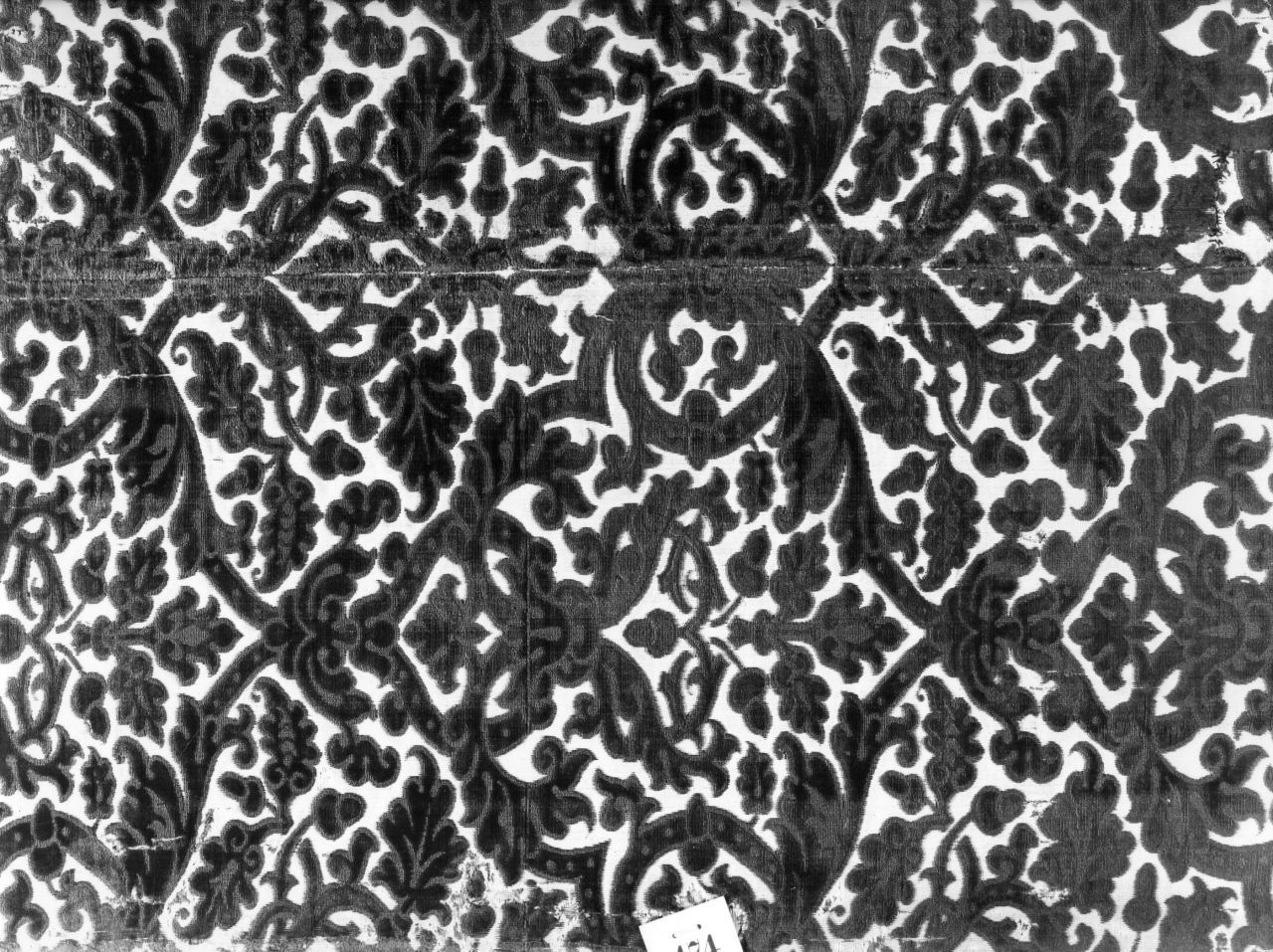 tessuto, frammento - manifattura italiana (primo quarto sec. XVII)