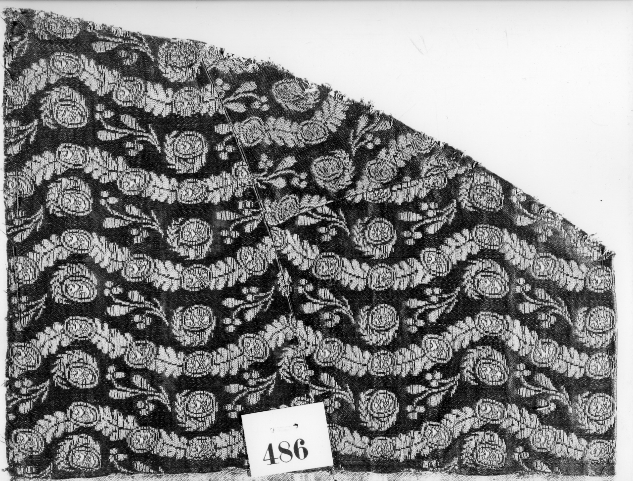 tessuto, frammento - manifattura italiana (seconda metà sec. XVII)