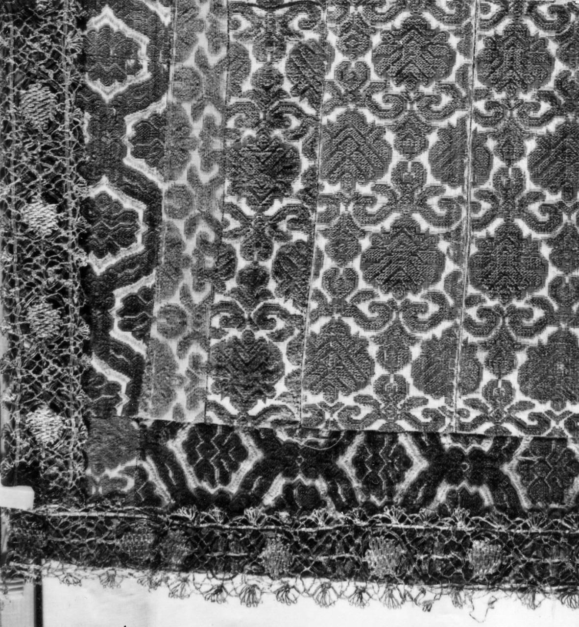 tessuto - manifattura italiana (fine/ inizio secc. XVI/ XVII)