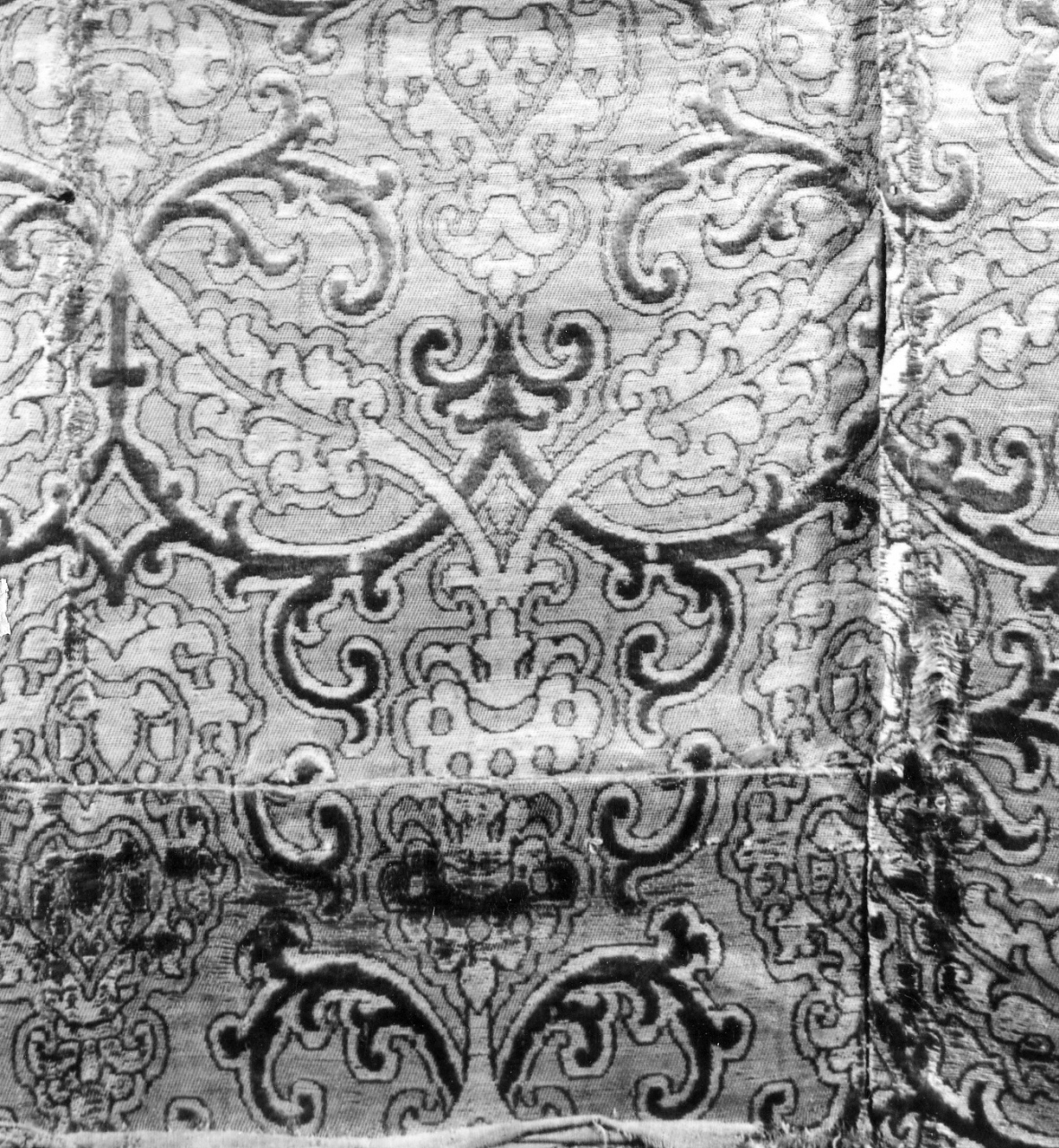 tessuto, frammento - manifattura fiorentina (terzo quarto sec. XVI)