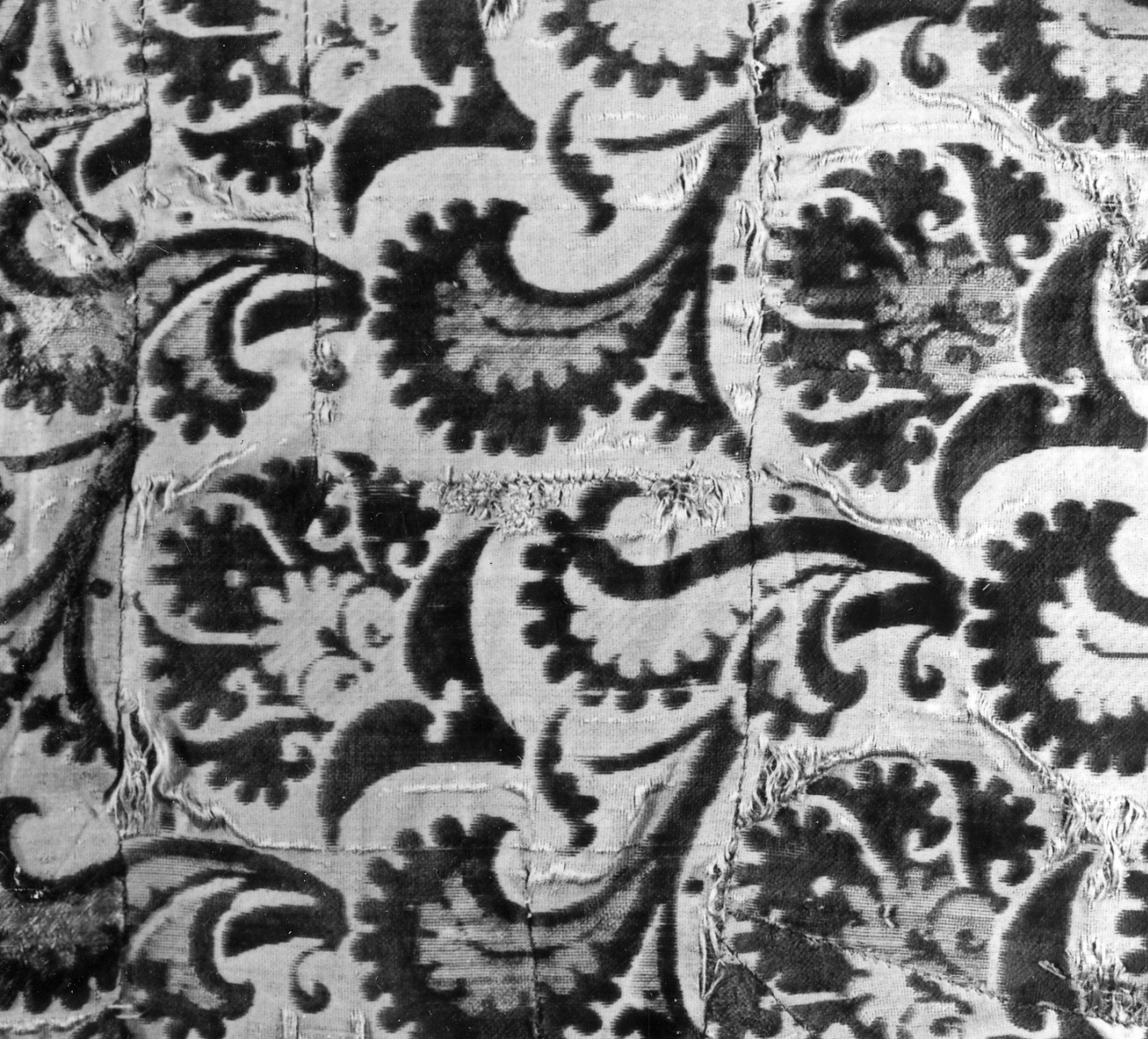 tessuto, frammento - manifattura veneziana (?) (prima metà sec. XV)