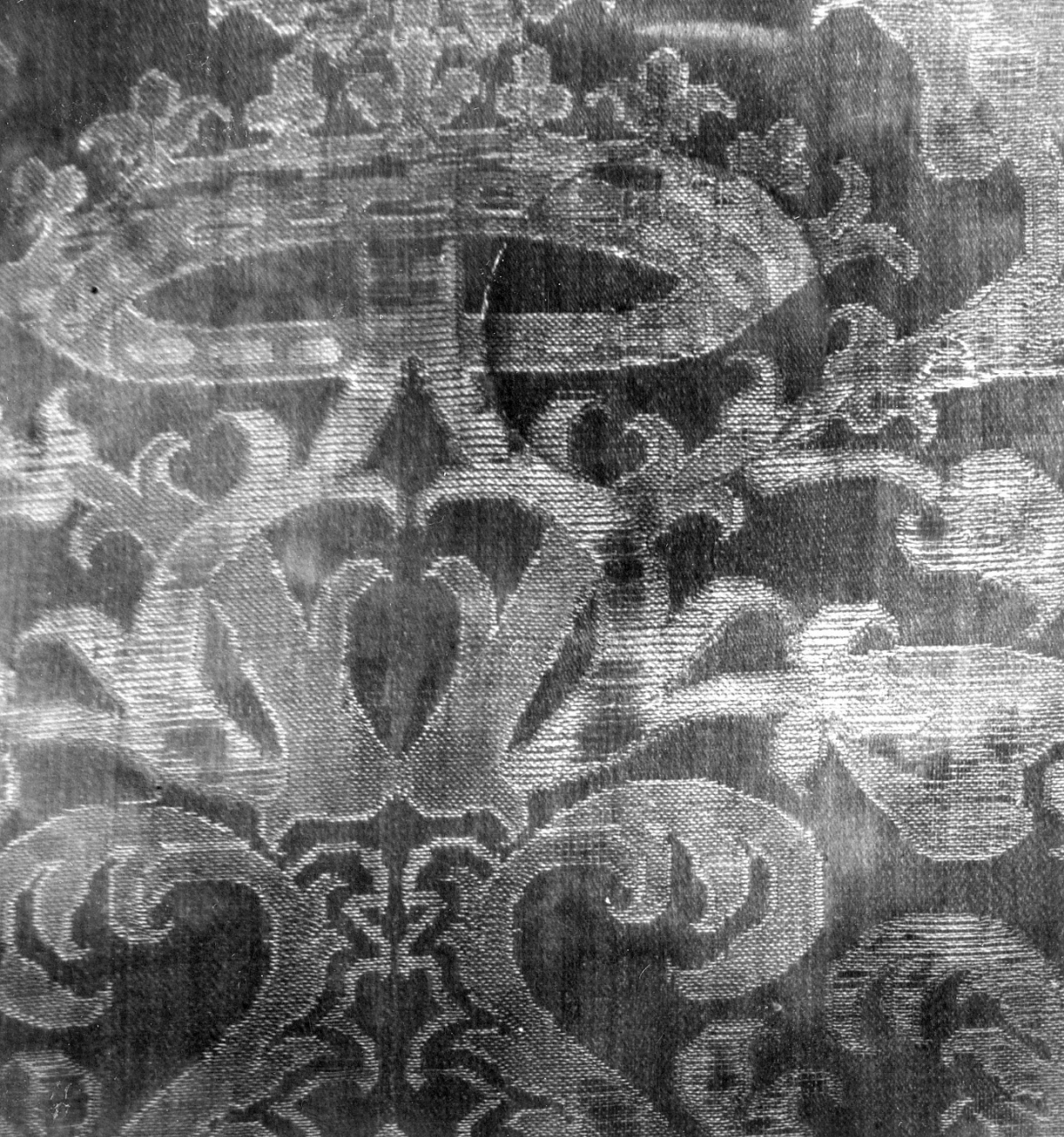 tessuto, frammento - manifattura italiana (fine/ inizio secc. XVI/ XVII)