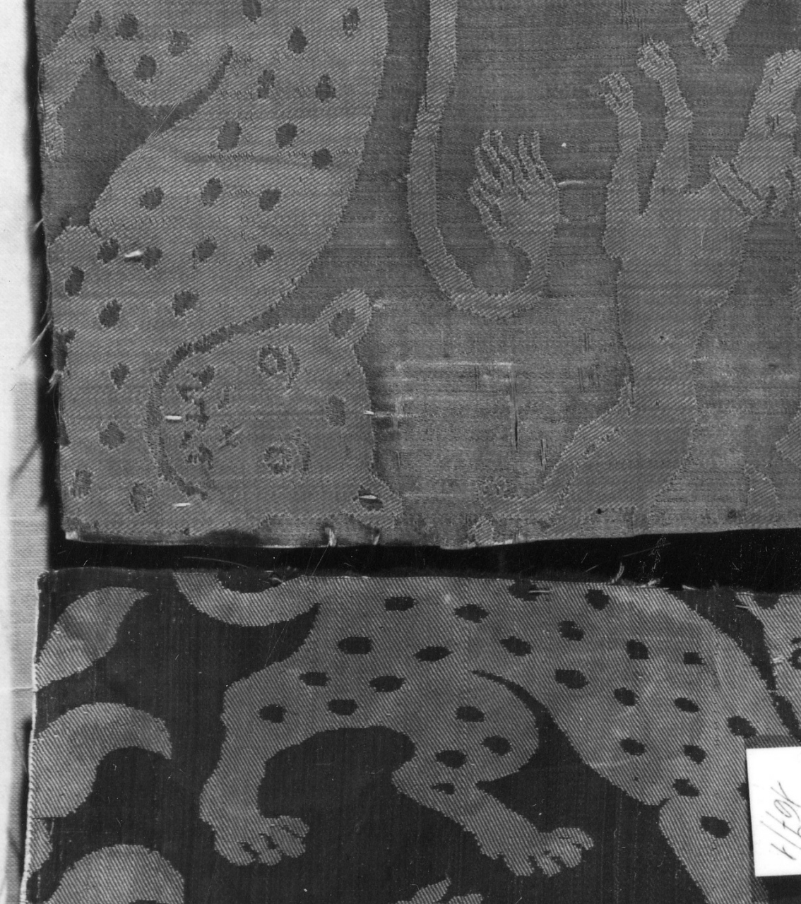 tessuto, frammento - manifattura italiana (prima metà sec. XVII)