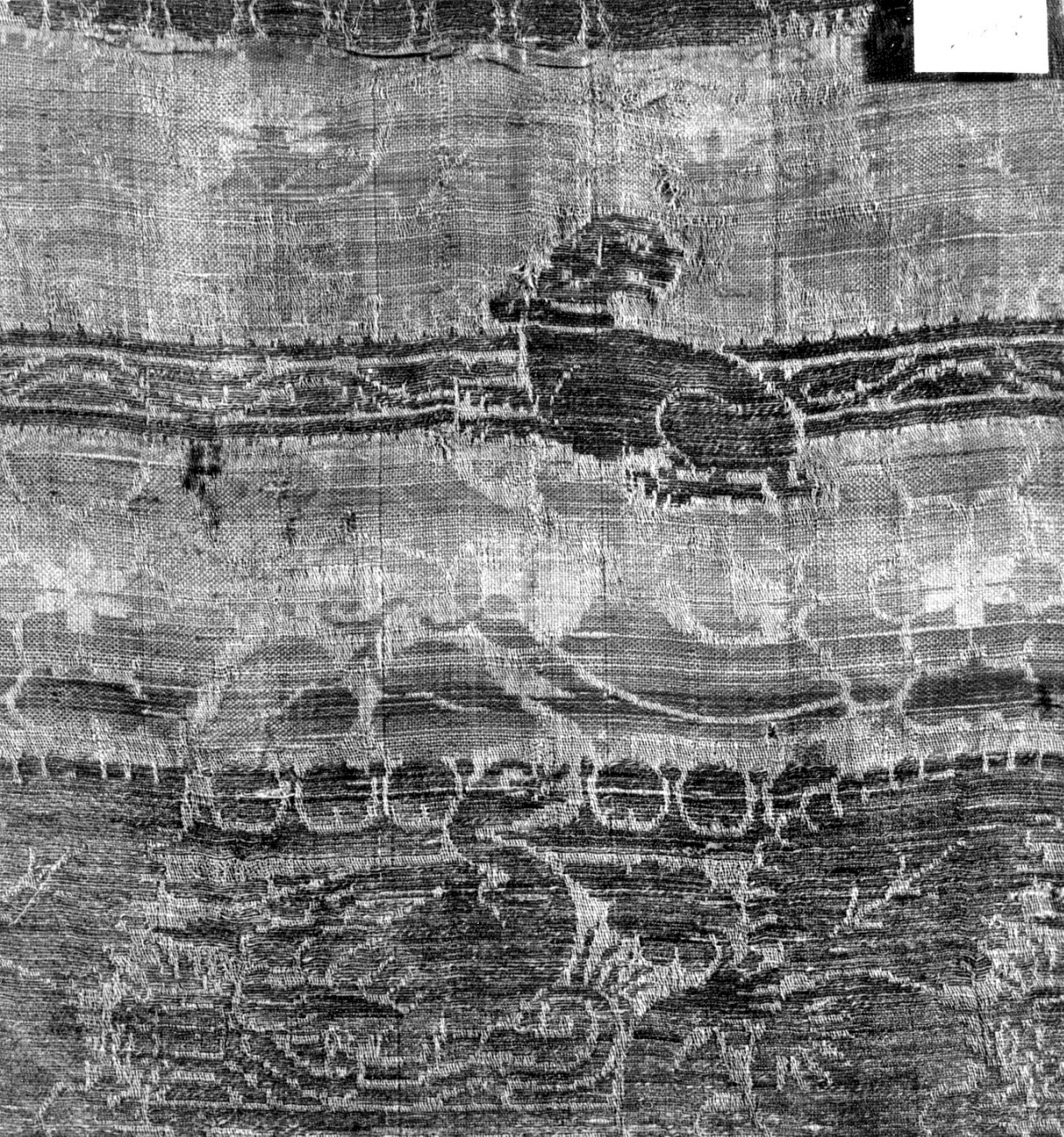 tessuto, frammento - manifattura italiana (fine/ inizio secc. XIV/ XV)