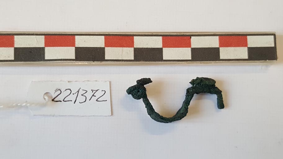 fibula/ ad arco costolato (fine IV a.C)