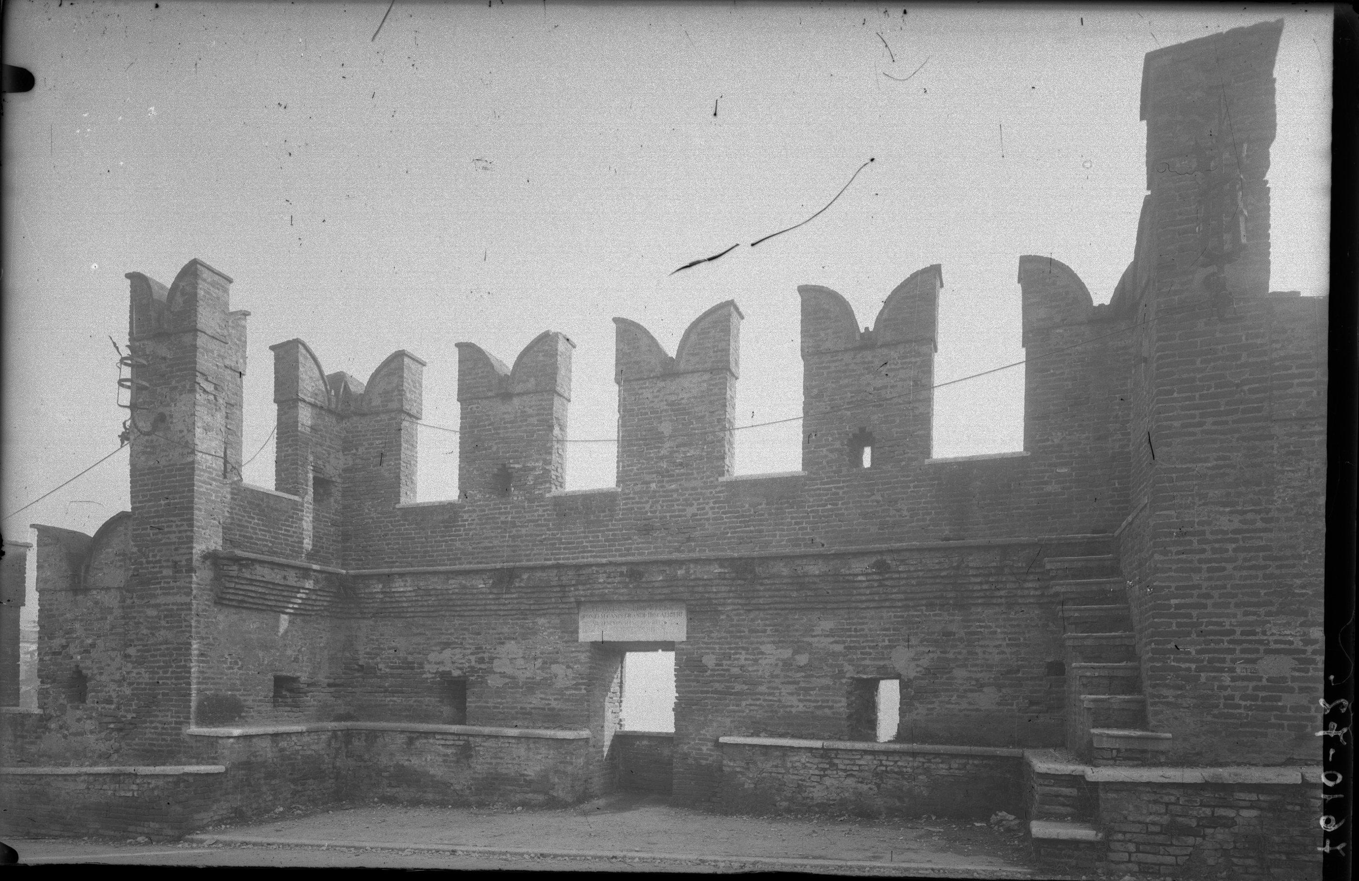 Ponti - Castelvecchio <Verona> (negativo) di SOPRINTENDENZA AI MONUMENTI PROV. VR MN CR (attribuito) (metà XX)