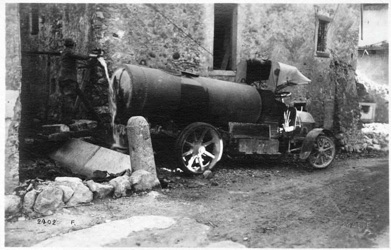 Val Lagarina - Santa Margherita - Autobotti - Rifornimenti - 1918 (positivo) di Marzocchi, Luigi (primo quarto XX)