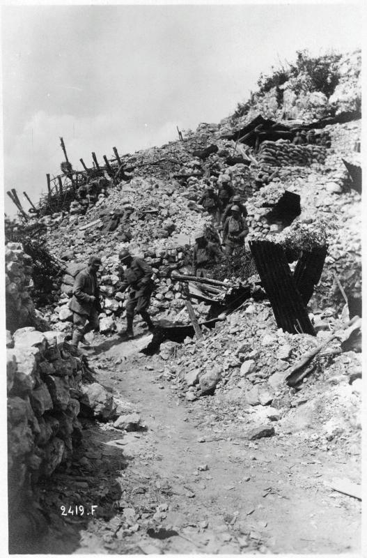 Val Lagarina - Dosso Alto - Conquiste - Soldati - 1918 (positivo) di Marzocchi, Luigi (primo quarto XX)